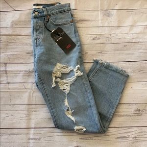 Wedgie Fit Distressed Light Crop Denim Size 25